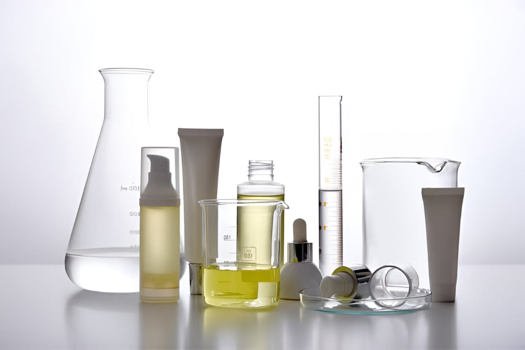 Dincolo de etichetă: De ce evităm ingredientele controversate în dermato-cosmetice?